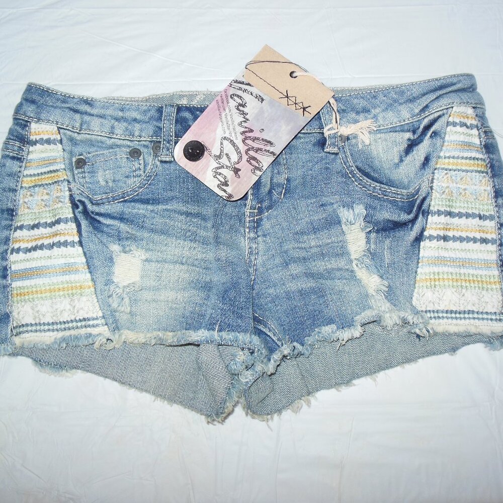 Juniors Vanilla Star Jeans Kylie Distressed Shorts Size 9 NWT